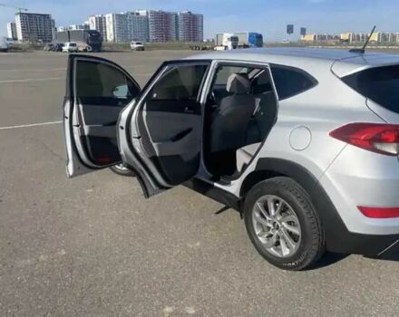 Хендай Туксон 2016 в Ивано-Франковске на Automoto.ua Серый Хендай Туксон, объемом двигателя 2 л и пробегом 125 тыс. км за 11000 $, фото 21 на Automoto.ua