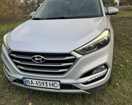 Хендай Туксон 2016 в Кропивницком (Кировограде) на Automoto.ua Серый Хендай Туксон, объемом двигателя 2 л и пробегом 185 тыс. км за 20000 $, фото 8 на Automoto.ua