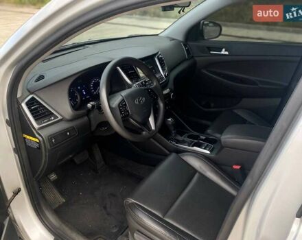 Серый Хендай Туксон, объемом двигателя 1.7 л и пробегом 99 тыс. км за 15490 $, фото 15 на Automoto.ua