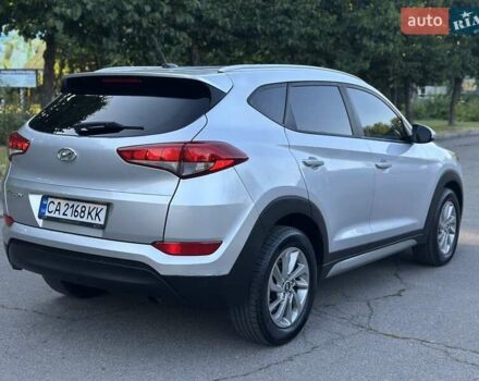 Серый Хендай Туксон, объемом двигателя 2 л и пробегом 210 тыс. км за 15400 $, фото 27 на Automoto.ua
