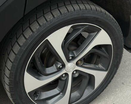 Серый Хендай Туксон, объемом двигателя 2 л и пробегом 195 тыс. км за 15000 $, фото 28 на Automoto.ua