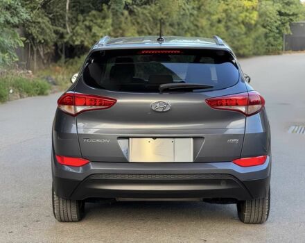 Сірий Хендай Туксон, об'ємом двигуна 2 л та пробігом 72 тис. км за 7599 $, фото 5 на Automoto.ua