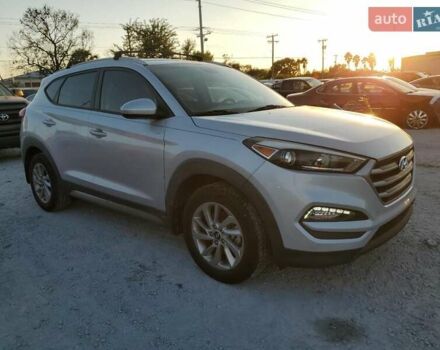 Серый Хендай Туксон, объемом двигателя 2 л и пробегом 111 тыс. км за 2400 $, фото 3 на Automoto.ua