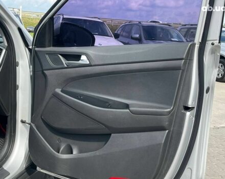 Хендай Туксон 2016 в Львове на Automoto.ua Серый Хендай Туксон, объемом двигателя 1.7 л и пробегом 199 тыс. км за 16740 $, фото 3 на Automoto.ua