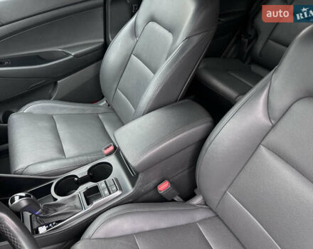 Серый Хендай Туксон, объемом двигателя 1.6 л и пробегом 188 тыс. км за 15990 $, фото 35 на Automoto.ua