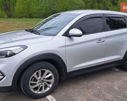 Серый Хендай Туксон, объемом двигателя 1.59 л и пробегом 57 тыс. км за 17300 $, фото 2 на Automoto.ua