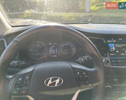 Хендай Туксон 2016 в Киеве на Automoto.ua Серый Хендай Туксон, объемом двигателя 2 л и пробегом 126 тыс. км за 21500 $, фото 12 на Automoto.ua