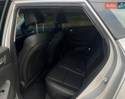 Серый Хендай Туксон, объемом двигателя 1.7 л и пробегом 99 тыс. км за 15490 $, фото 14 на Automoto.ua