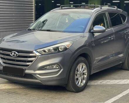 Сірий Хендай Туксон, об'ємом двигуна 2 л та пробігом 125 тис. км за 13600 $, фото 4 на Automoto.ua