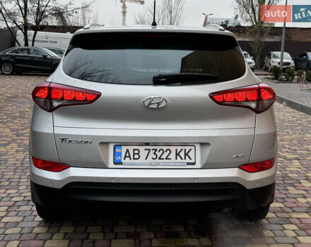 Серый Хендай Туксон, объемом двигателя 2 л и пробегом 85 тыс. км за 19500 $, фото 3 на Automoto.ua