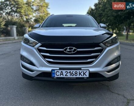 Серый Хендай Туксон, объемом двигателя 2 л и пробегом 210 тыс. км за 15400 $, фото 7 на Automoto.ua