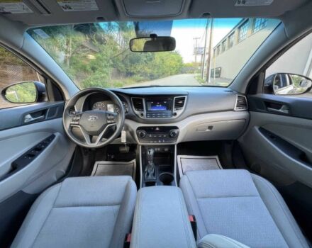 Сірий Хендай Туксон, об'ємом двигуна 2 л та пробігом 77 тис. км за 13300 $, фото 10 на Automoto.ua