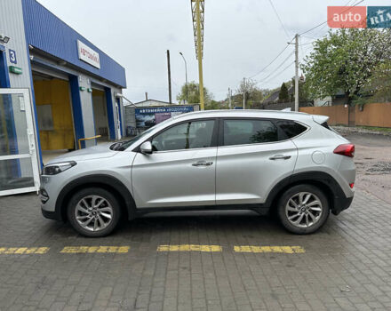 Хендай Туксон 2016 в Киеве на Automoto.ua Серый Хендай Туксон, объемом двигателя 2 л и пробегом 126 тыс. км за 21500 $, фото 22 на Automoto.ua