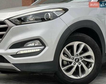 Серый Хендай Туксон, объемом двигателя 1.7 л и пробегом 110 тыс. км за 15990 $, фото 4 на Automoto.ua