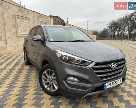 Серый Хендай Туксон, объемом двигателя 2 л и пробегом 183 тыс. км за 16400 $, фото 17 на Automoto.ua