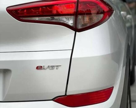 Серый Хендай Туксон, объемом двигателя 1.7 л и пробегом 110 тыс. км за 15490 $, фото 15 на Automoto.ua