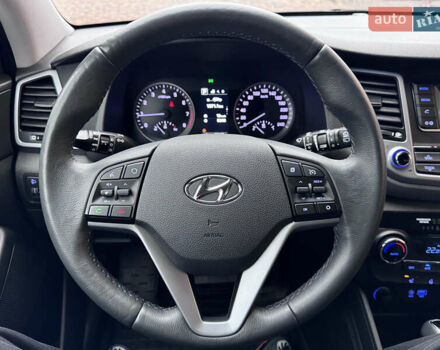 Серый Хендай Туксон, объемом двигателя 2 л и пробегом 85 тыс. км за 19500 $, фото 16 на Automoto.ua