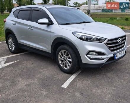 Серый Хендай Туксон, объемом двигателя 1.59 л и пробегом 57 тыс. км за 17300 $, фото 3 на Automoto.ua