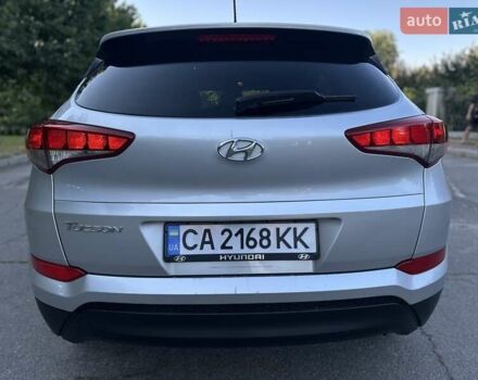 Серый Хендай Туксон, объемом двигателя 2 л и пробегом 210 тыс. км за 15400 $, фото 24 на Automoto.ua