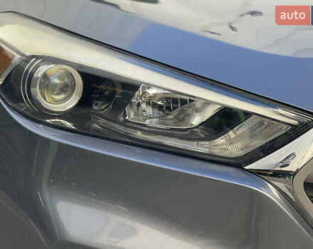 Серый Хендай Туксон, объемом двигателя 2 л и пробегом 125 тыс. км за 15600 $, фото 1 на Automoto.ua