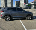 Серый Хендай Туксон, объемом двигателя 1.69 л и пробегом 184 тыс. км за 17000 $, фото 2 на Automoto.ua