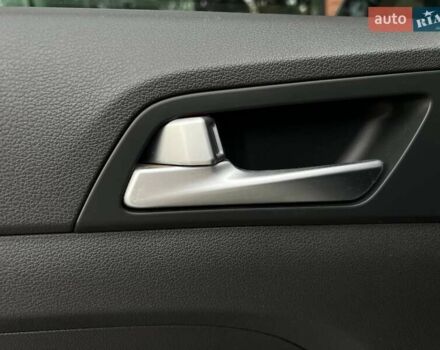 Серый Хендай Туксон, объемом двигателя 1.7 л и пробегом 110 тыс. км за 15490 $, фото 42 на Automoto.ua