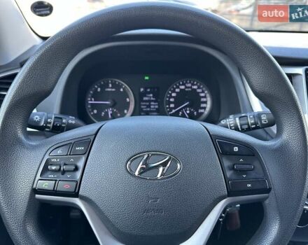Серый Хендай Туксон, объемом двигателя 2 л и пробегом 124 тыс. км за 16900 $, фото 21 на Automoto.ua
