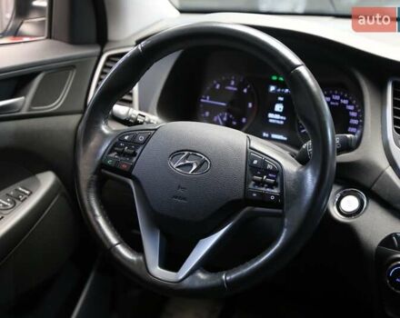 Серый Хендай Туксон, объемом двигателя 2 л и пробегом 126 тыс. км за 19400 $, фото 15 на Automoto.ua