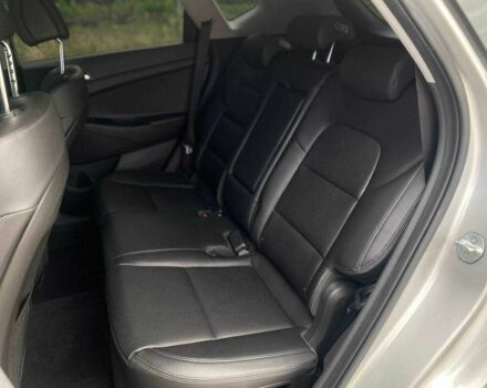 Серый Хендай Туксон, объемом двигателя 1.7 л и пробегом 99 тыс. км за 15500 $, фото 11 на Automoto.ua