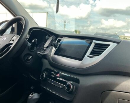 Хендай Туксон 2016 в Львове на Automoto.ua Серый Хендай Туксон, объемом двигателя 1.7 л и пробегом 199 тыс. км за 16740 $, фото 5 на Automoto.ua