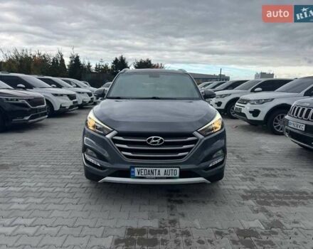 Серый Хендай Туксон, объемом двигателя 2 л и пробегом 191 тыс. км за 19500 $, фото 2 на Automoto.ua