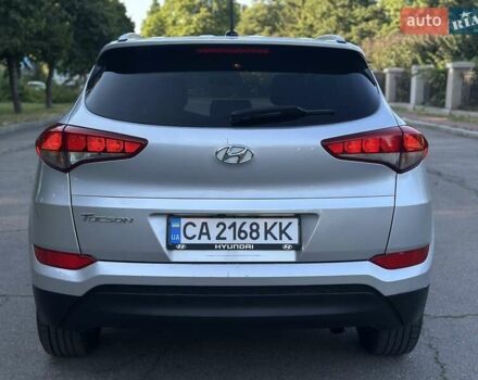 Серый Хендай Туксон, объемом двигателя 2 л и пробегом 210 тыс. км за 15400 $, фото 23 на Automoto.ua