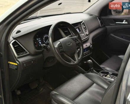 Сірий Хендай Туксон, об'ємом двигуна 1.69 л та пробігом 130 тис. км за 16800 $, фото 7 на Automoto.ua