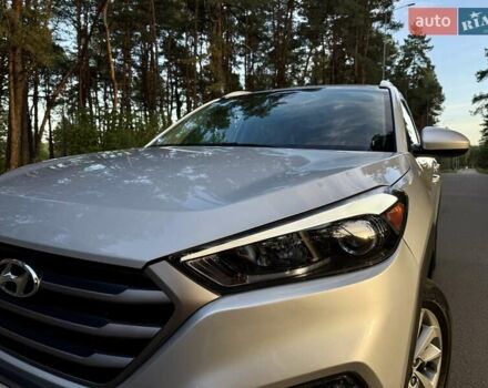 Серый Хендай Туксон, объемом двигателя 2 л и пробегом 58 тыс. км за 17500 $, фото 8 на Automoto.ua
