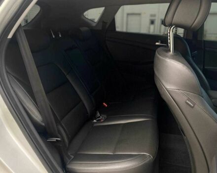 Серый Хендай Туксон, объемом двигателя 1.7 л и пробегом 99 тыс. км за 15500 $, фото 12 на Automoto.ua