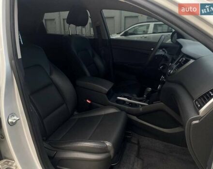 Серый Хендай Туксон, объемом двигателя 1.7 л и пробегом 99 тыс. км за 15490 $, фото 22 на Automoto.ua