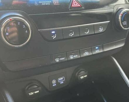 Сірий Хендай Туксон, об'ємом двигуна 2 л та пробігом 125 тис. км за 13600 $, фото 13 на Automoto.ua