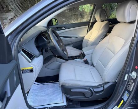 Сірий Хендай Туксон, об'ємом двигуна 2 л та пробігом 72 тис. км за 7599 $, фото 9 на Automoto.ua