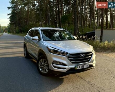 Серый Хендай Туксон, объемом двигателя 2 л и пробегом 58 тыс. км за 17500 $, фото 2 на Automoto.ua