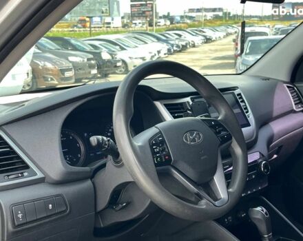 Хендай Туксон 2016 в Львове на Automoto.ua Серый Хендай Туксон, объемом двигателя 1.7 л и пробегом 199 тыс. км за 16740 $, фото 29 на Automoto.ua