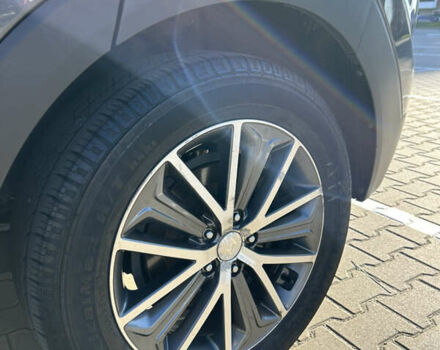 Серый Хендай Туксон, объемом двигателя 1.69 л и пробегом 184 тыс. км за 17000 $, фото 11 на Automoto.ua