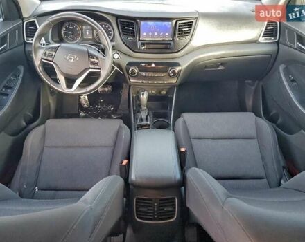 Серый Хендай Туксон, объемом двигателя 1.6 л и пробегом 131 тыс. км за 2400 $, фото 7 на Automoto.ua