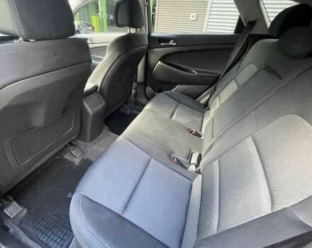 Сірий Хендай Туксон, об'ємом двигуна 2 л та пробігом 125 тис. км за 13600 $, фото 18 на Automoto.ua