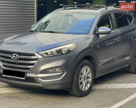 Серый Хендай Туксон, объемом двигателя 2 л и пробегом 125 тыс. км за 15600 $, фото 4 на Automoto.ua