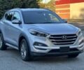 Сірий Хендай Туксон, об'ємом двигуна 2 л та пробігом 70 тис. км за 3900 $, фото 2 на Automoto.ua