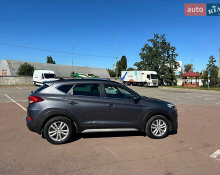 Хендай Туксон 2017 в Киеве на Automoto.ua Серый Хендай Туксон, объемом двигателя 2 л и пробегом 190 тыс. км за 16700 $, фото 3 на Automoto.ua