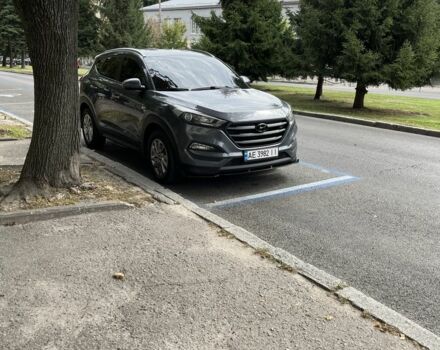 Серый Хендай Туксон, объемом двигателя 2 л и пробегом 3 тыс. км за 16500 $, фото 1 на Automoto.ua