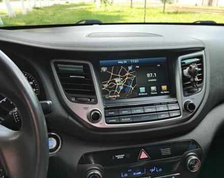 Сірий Хендай Туксон, об'ємом двигуна 2 л та пробігом 60 тис. км за 18200 $, фото 12 на Automoto.ua