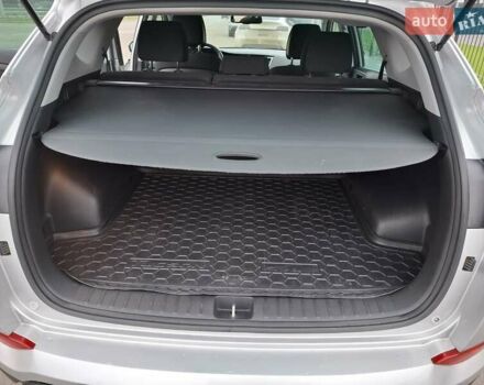 Сірий Хендай Туксон, об'ємом двигуна 2 л та пробігом 98 тис. км за 18500 $, фото 11 на Automoto.ua