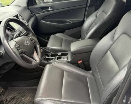 Сірий Хендай Туксон, об'ємом двигуна 2 л та пробігом 92 тис. км за 15200 $, фото 4 на Automoto.ua